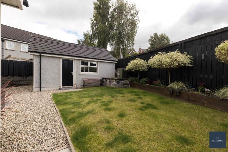 10 Laurelvale Grove