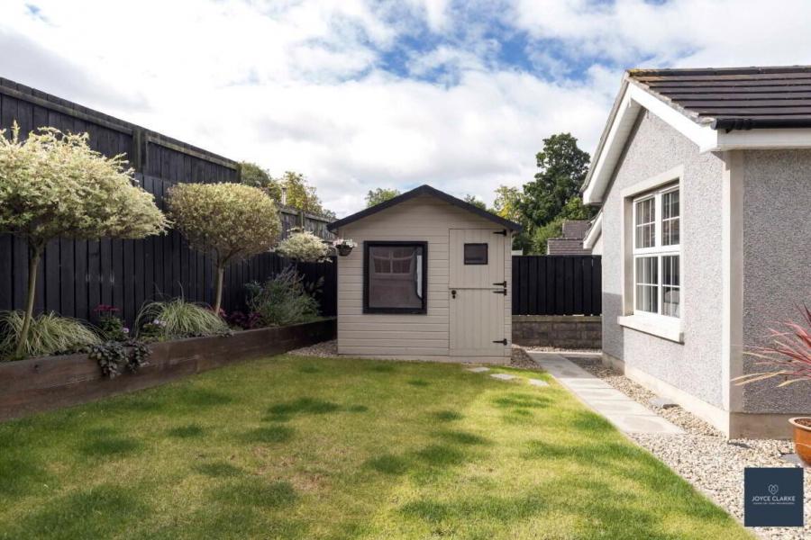10 Laurelvale Grove