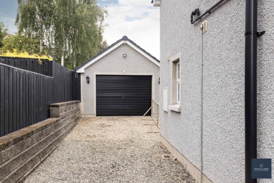 10 Laurelvale Grove