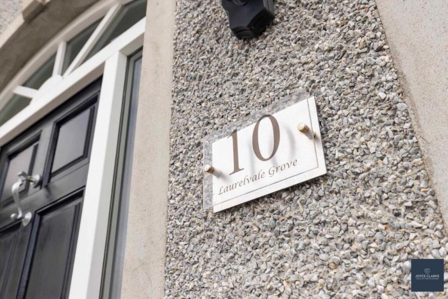 10 Laurelvale Grove