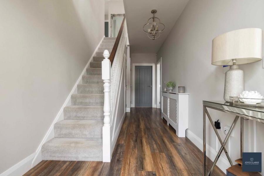 10 Laurelvale Grove