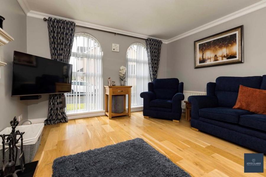 43 Huntingdale Lodge