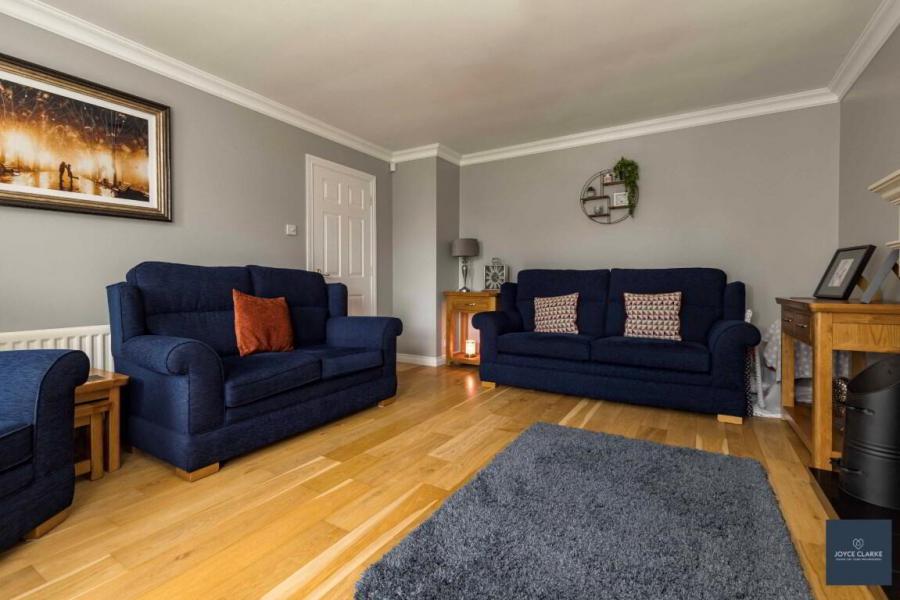43 Huntingdale Lodge