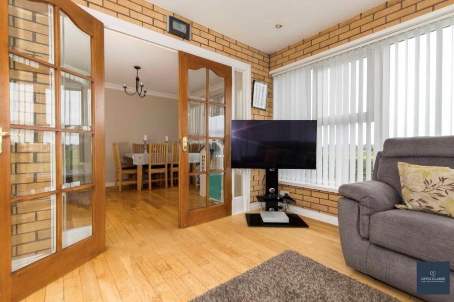 43 Huntingdale Lodge