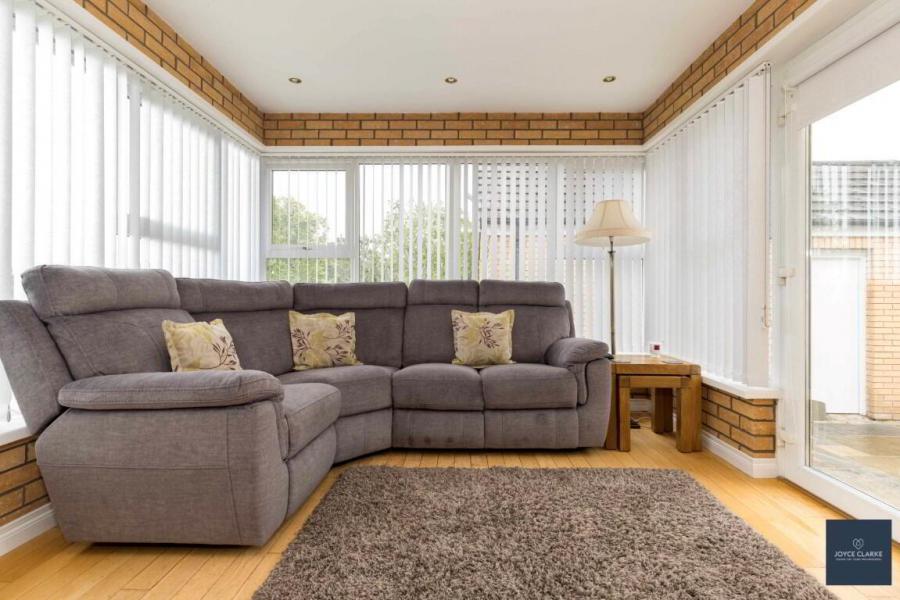 43 Huntingdale Lodge