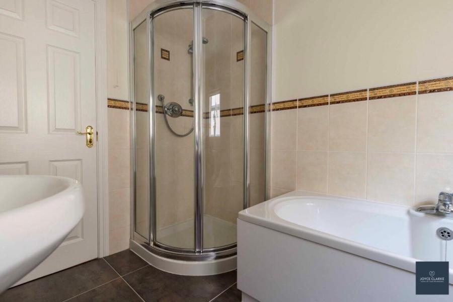 43 Huntingdale Lodge