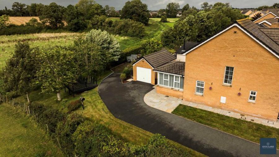 43 Huntingdale Lodge