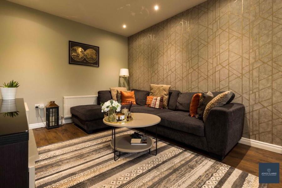 Apartment 3 14 Highgrove Meadows