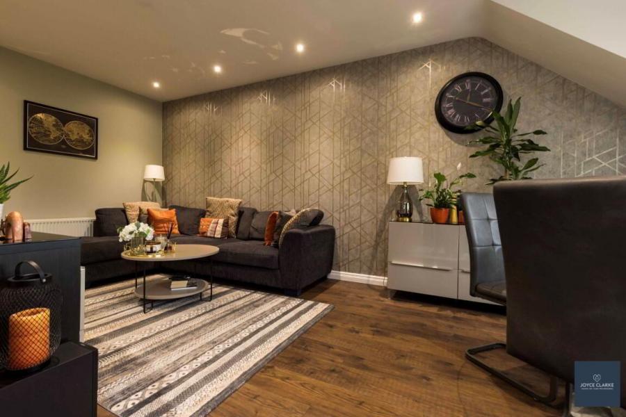 Apartment 3 14 Highgrove Meadows