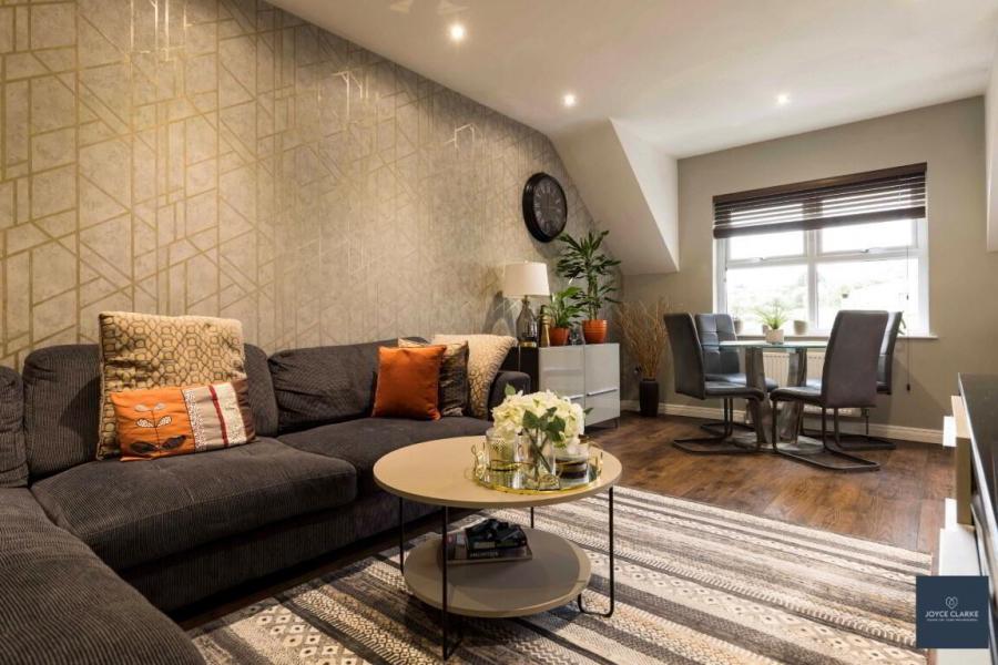 Apartment 3 14 Highgrove Meadows