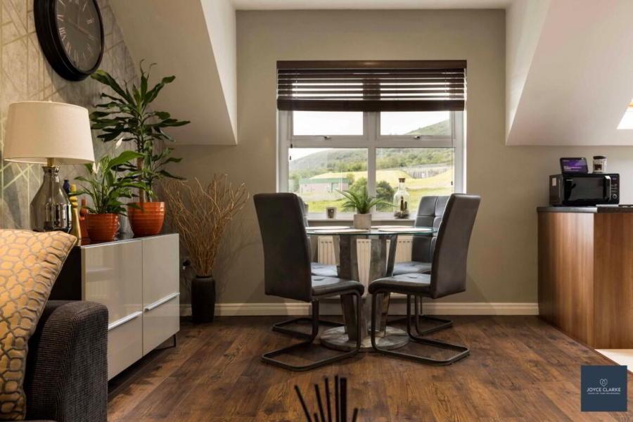 Apartment 3 14 Highgrove Meadows