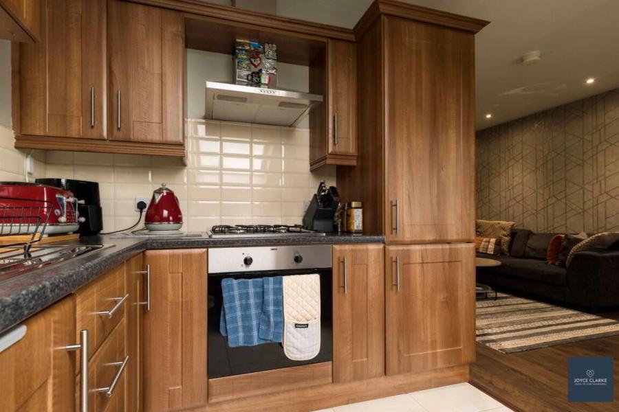 Apartment 3 14 Highgrove Meadows