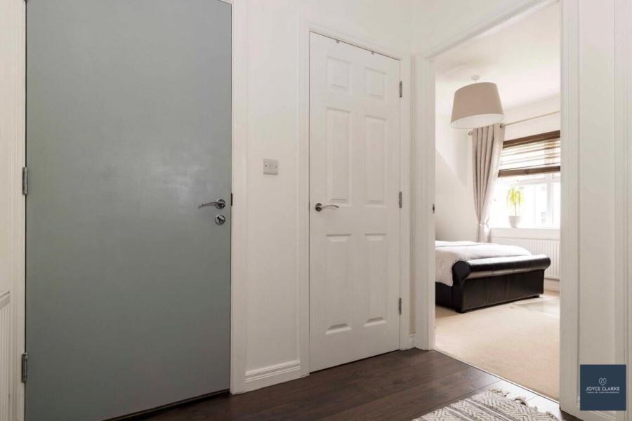 Apartment 3 14 Highgrove Meadows