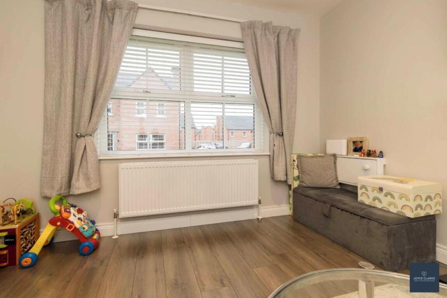 5 Rowan Mews