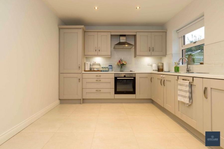 5 Rowan Mews