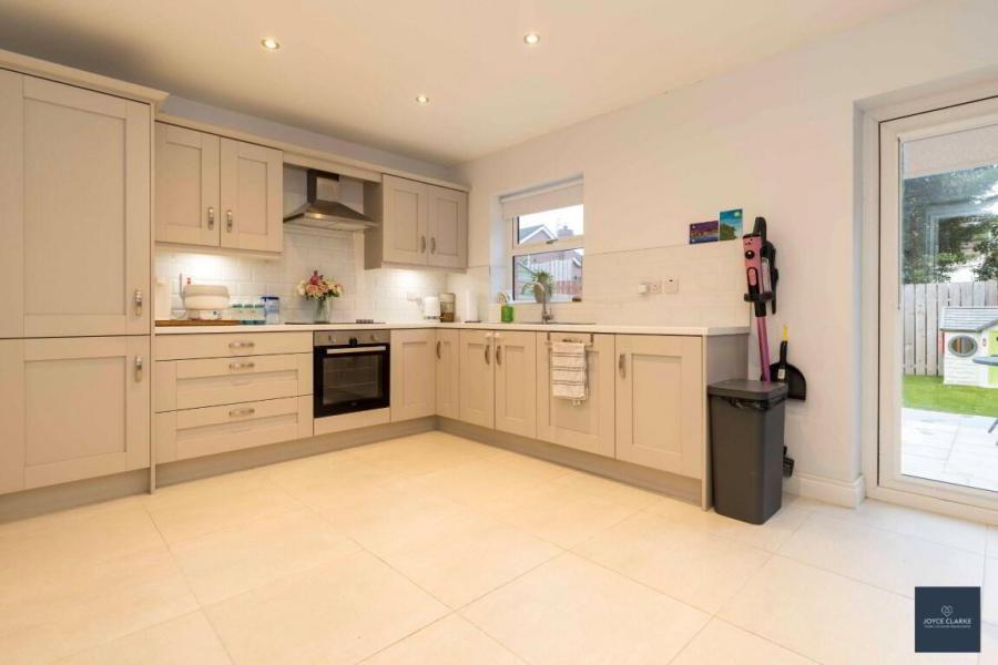 5 Rowan Mews