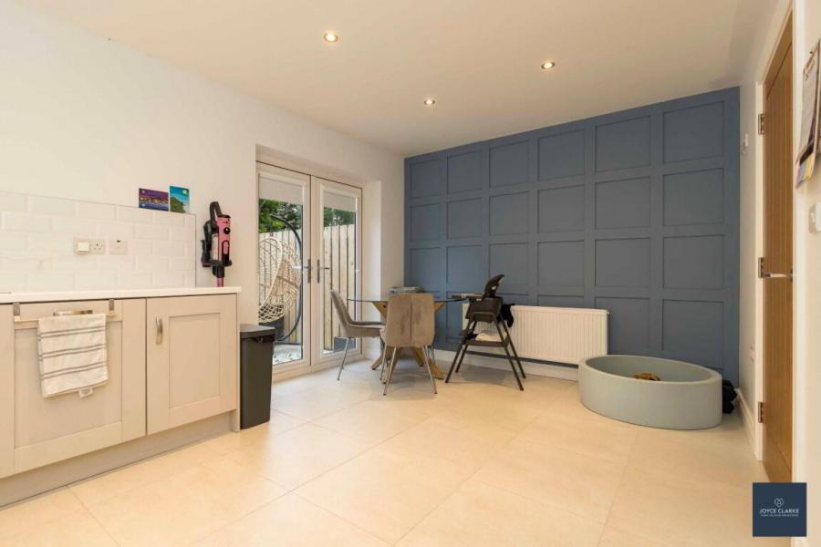 5 Rowan Mews