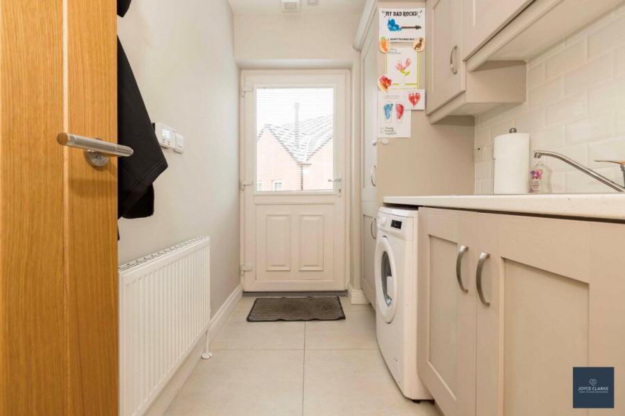 5 Rowan Mews