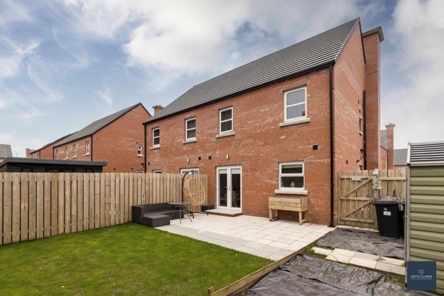 5 Rowan Mews