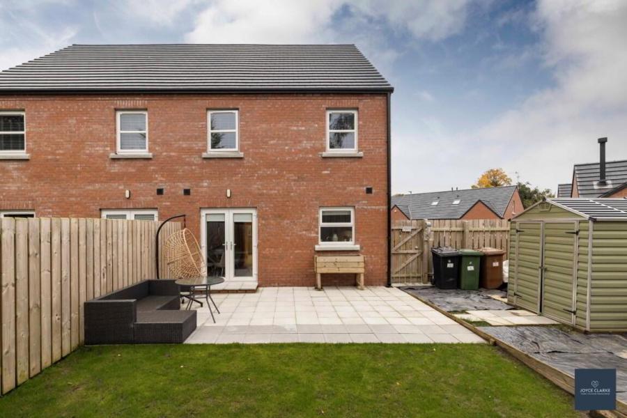 5 Rowan Mews