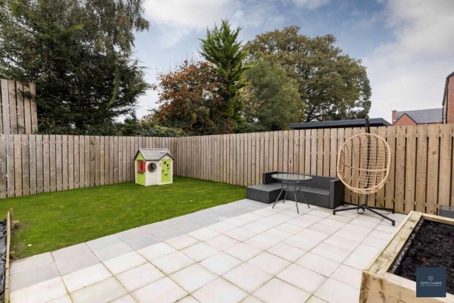 5 Rowan Mews