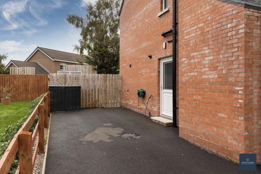 5 Rowan Mews