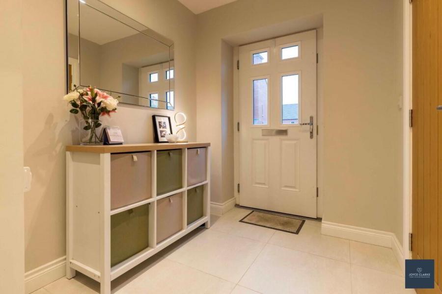 5 Rowan Mews