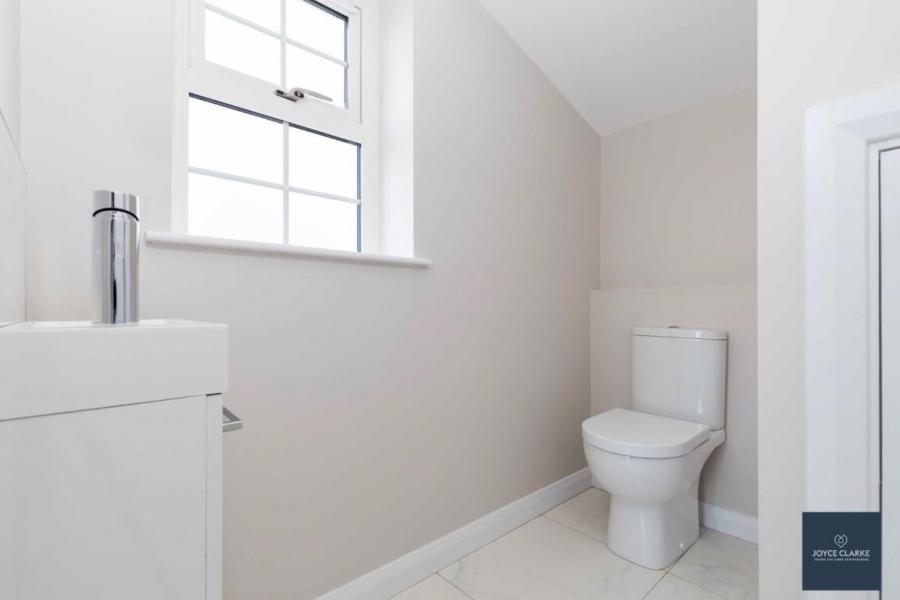 104, Brick, Dickson's Wood