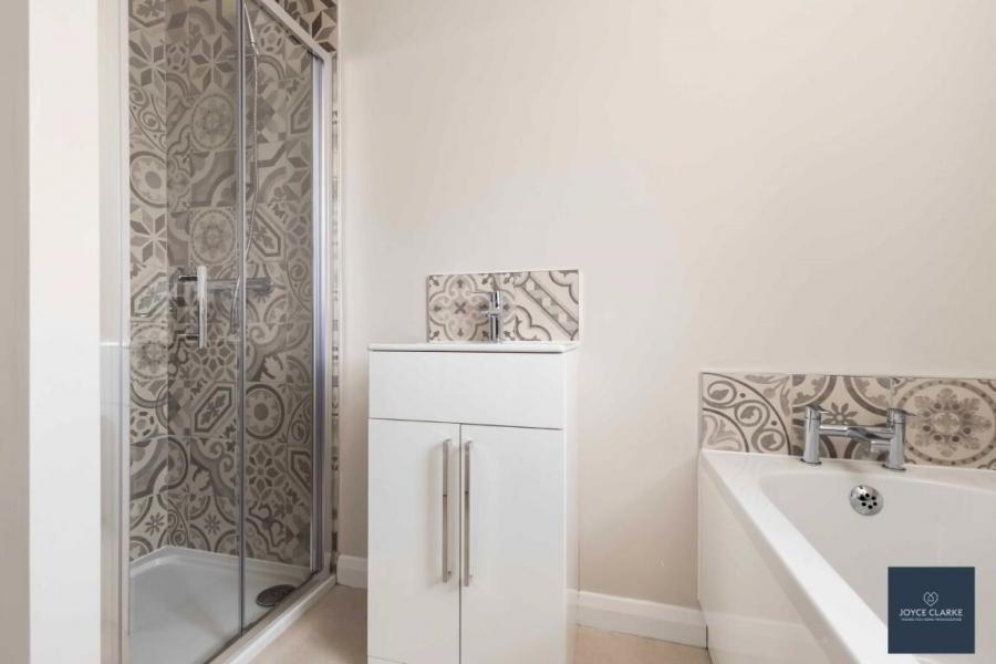 104, Brick, Dickson's Wood