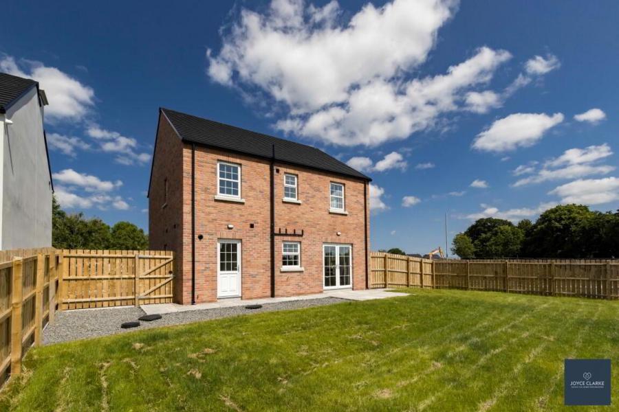 104, Brick, Dickson's Wood