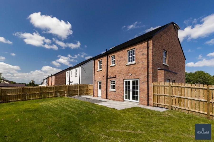 104, Brick, Dickson's Wood