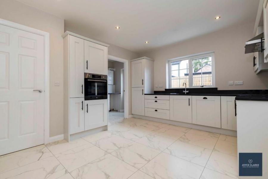 109 Render, 86 Dickson's Wood