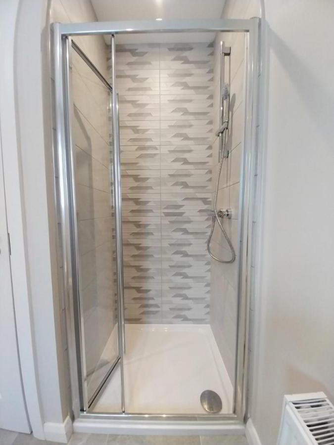 109 Render, 86 Dickson's Wood