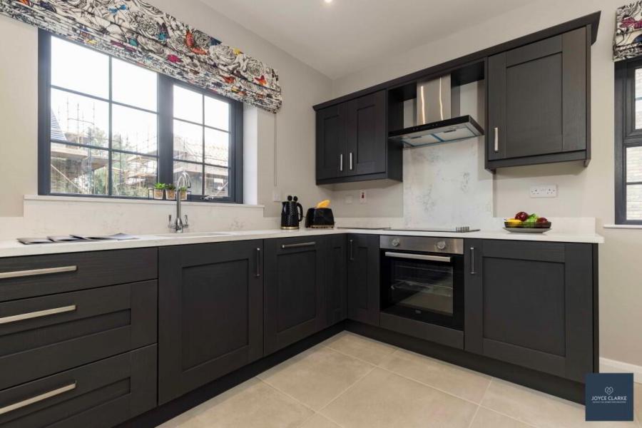 39, Render, Rathview Hall