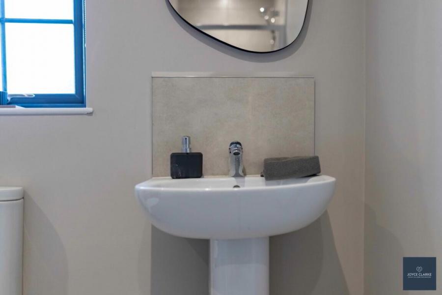 39, Render, Rathview Hall