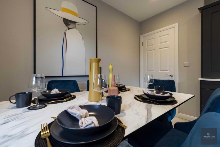 40, Render, Rathview Hall