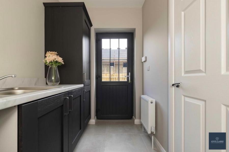 40, Render, Rathview Hall