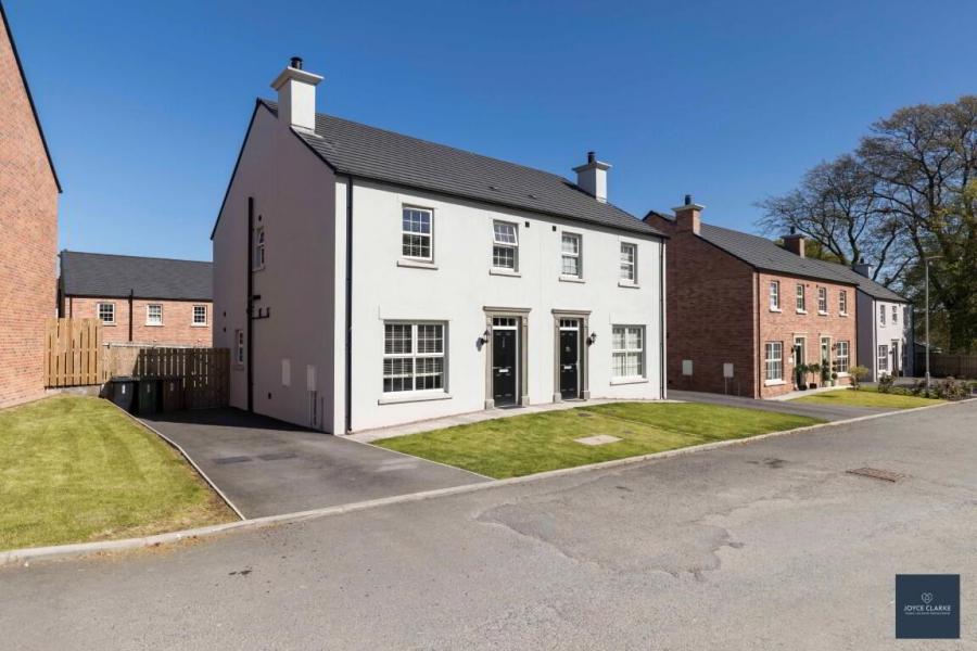 143 Dicksons Wood