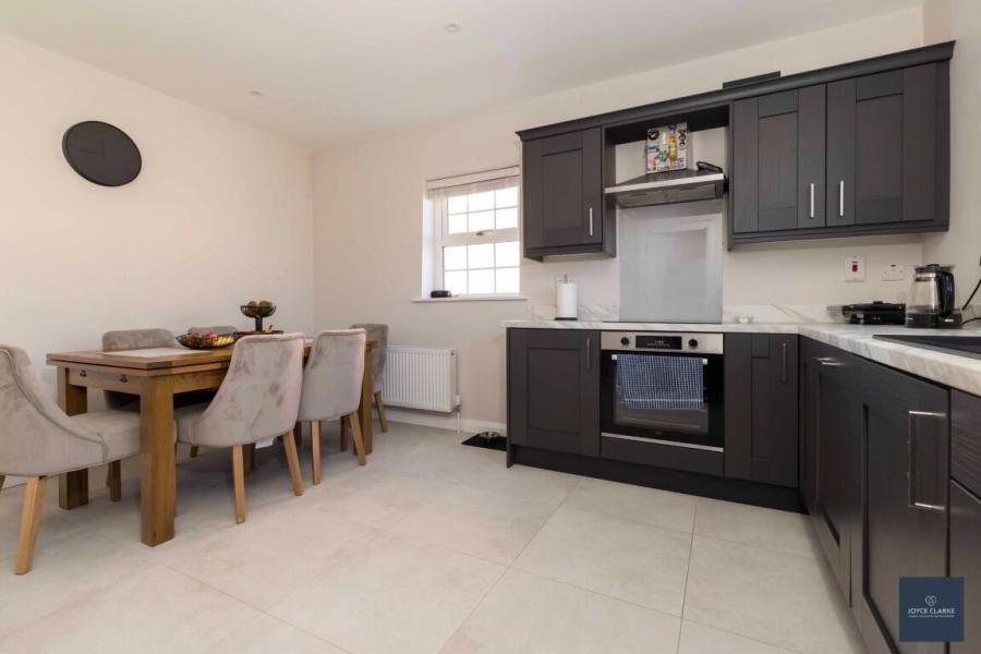 143 Dicksons Wood