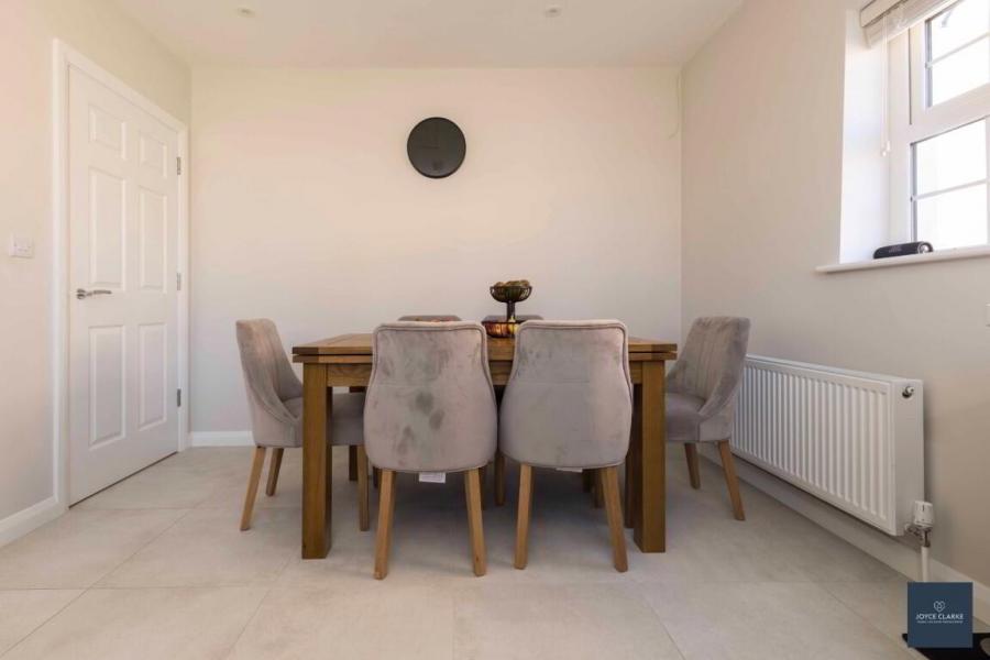143 Dicksons Wood