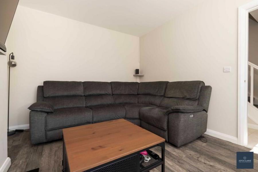 143 Dicksons Wood