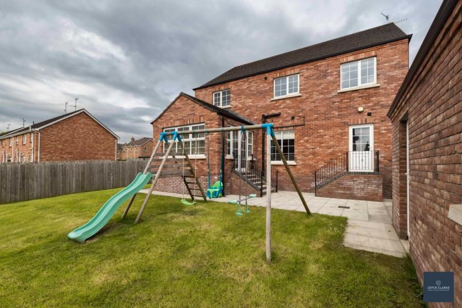 84 Bocombra Hill