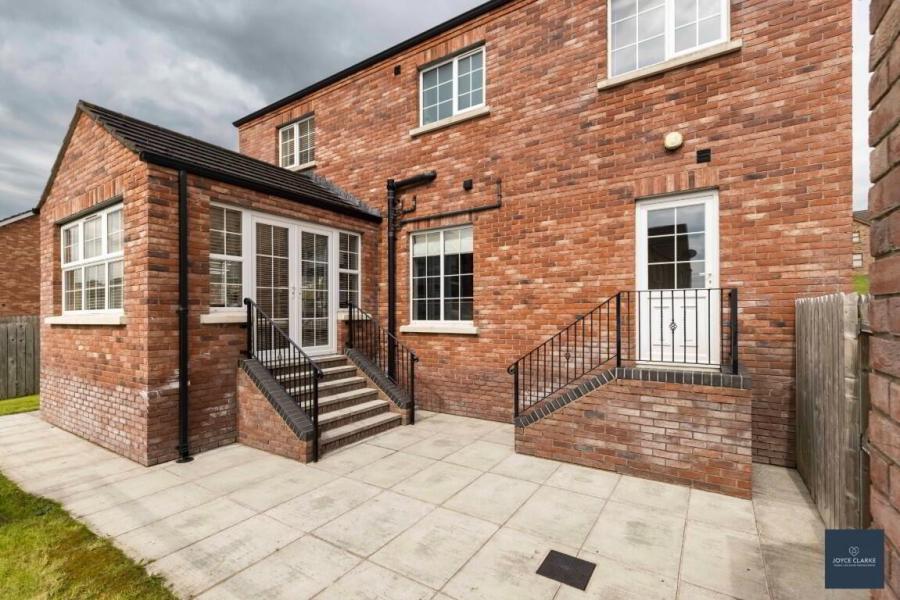 84 Bocombra Hill