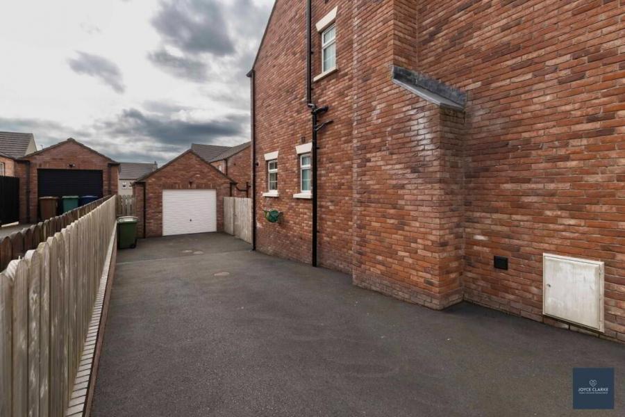 84 Bocombra Hill