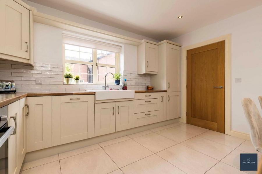 95 Ballynadrone Meadows