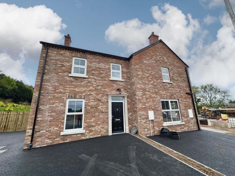 18, Brick, The Spires, Bush Road