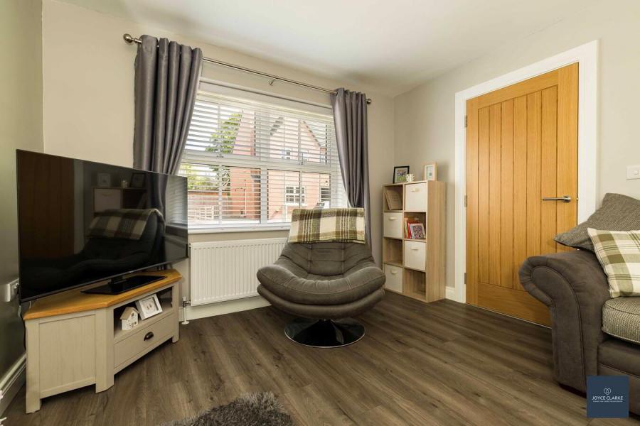 11 Rowan Mews