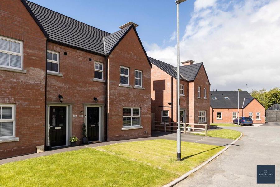 11 Rowan Mews