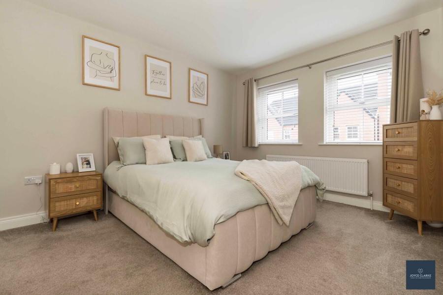 11 Rowan Mews