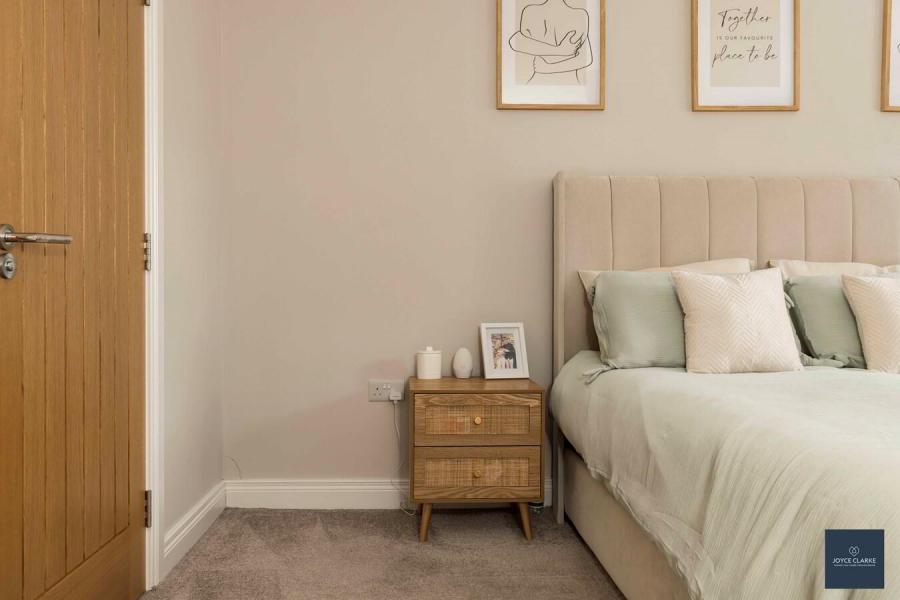 11 Rowan Mews
